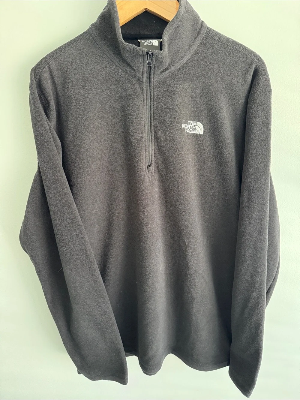 The North Face Men’s Black Quarter-Zip Fleece
